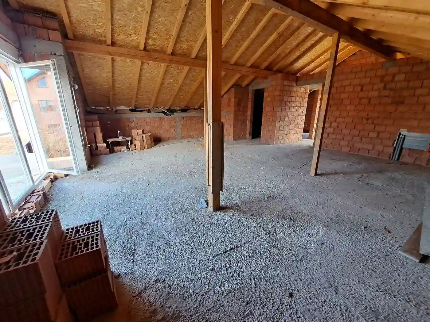 kuca na prodaju Veternik 200m2 502647