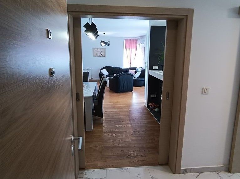 single-property-img-63d659d57ce98612cb16fed8