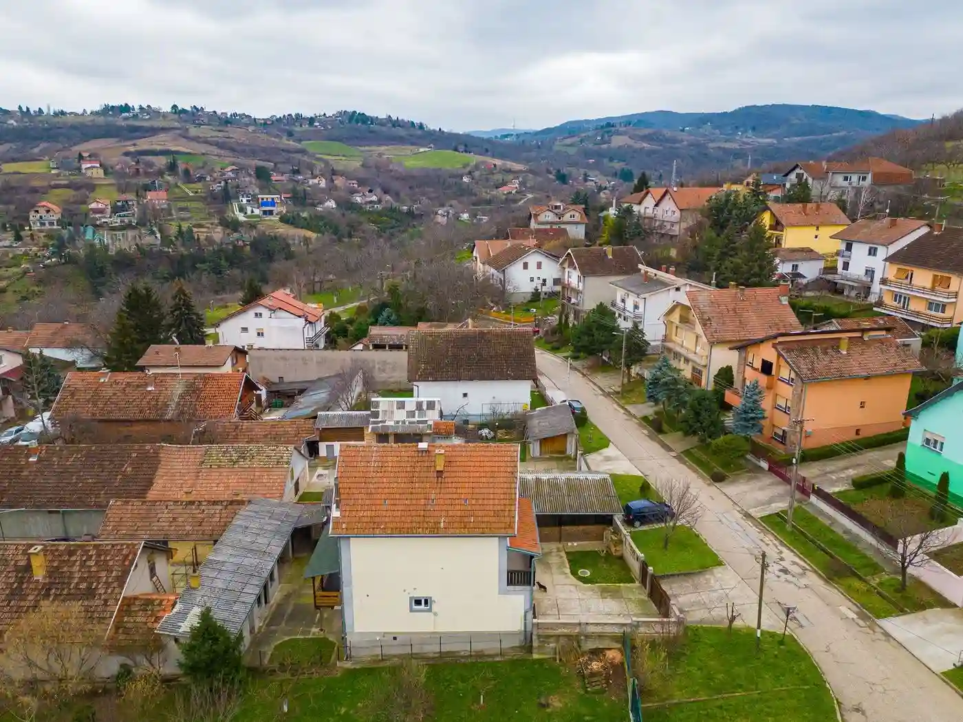 kuca na prodaju Ledinci 120m2 504172